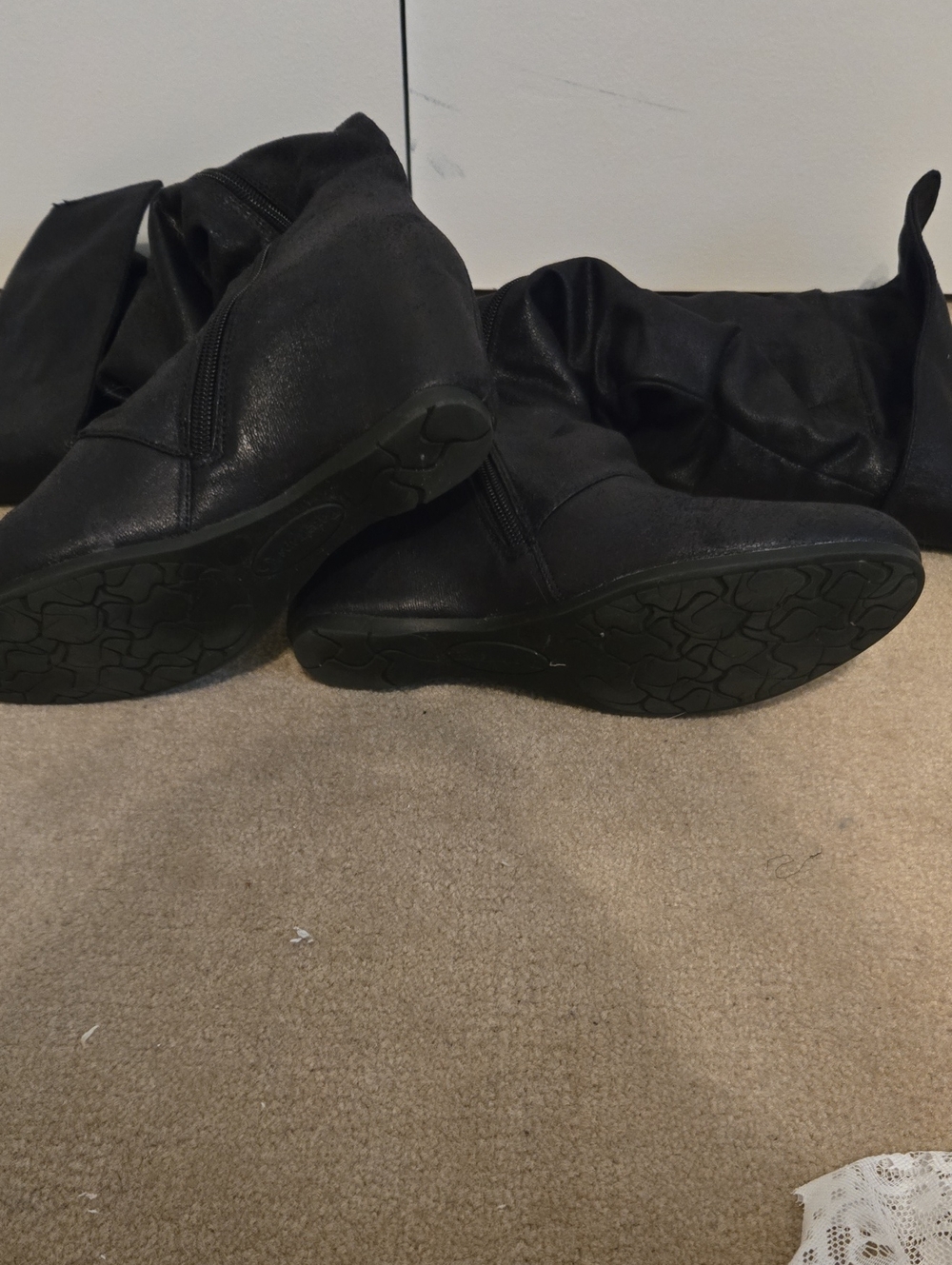 Women's Black Slouch Knee-High Boots - Picture 5 of 5